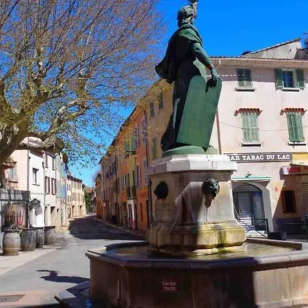 Logement attenant à une villa T2 avec terrasse . Besse-sur-Issole Exterior foto