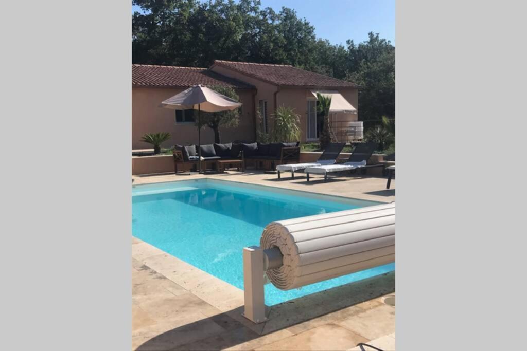 Attenant A T2 Avec Terrasse . Apartment *